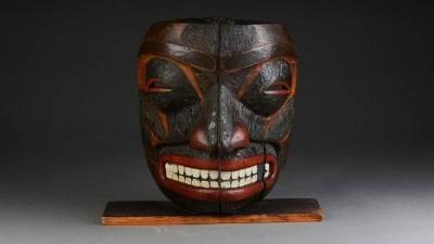 Carved wooden mask 